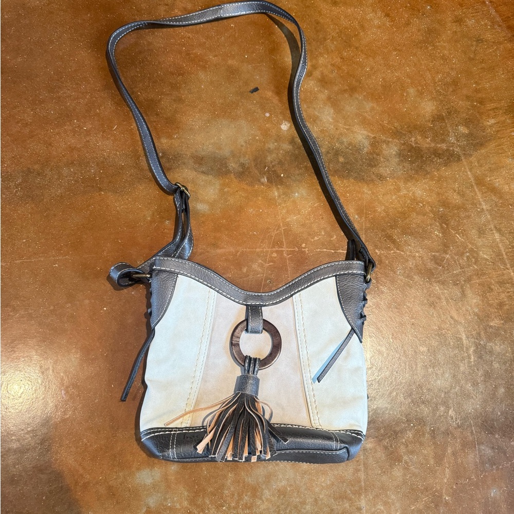 B.O.C. Born Concepts Two-Tone Cream and Brown Tassel Ring Crossbody New Condi